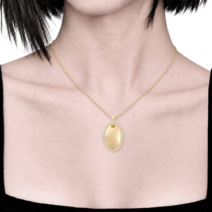 Dije personalizable ovalado con zirconitas revestido en oro