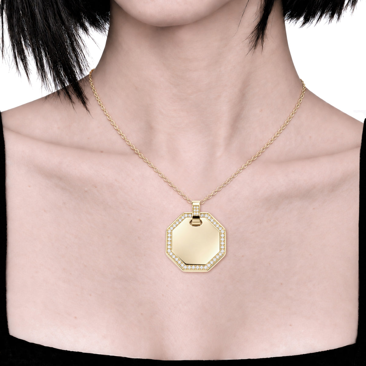 Dije personalizable octagonal con zirconitas revestido en oro